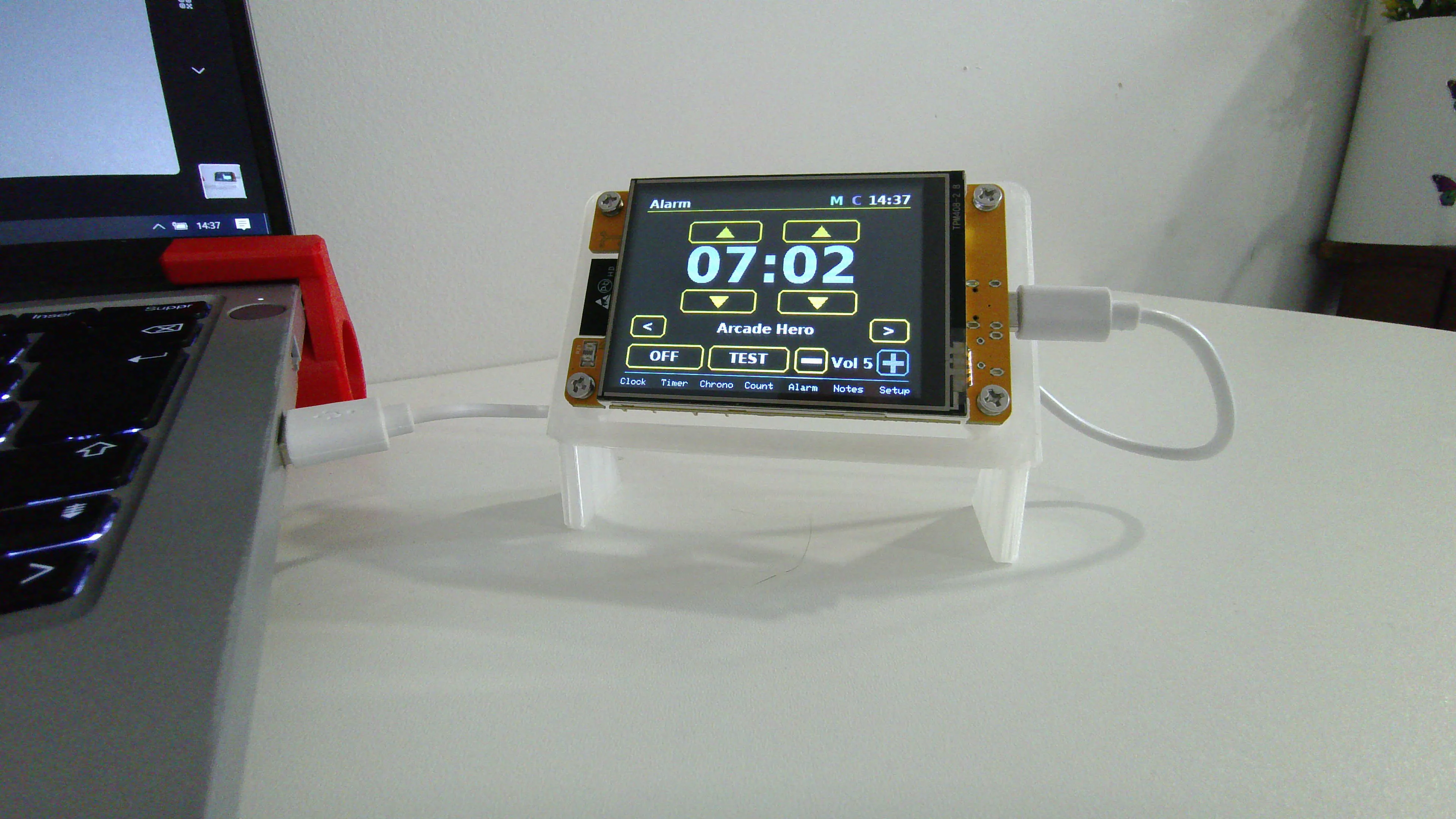 Desk Watch CYD — alarme