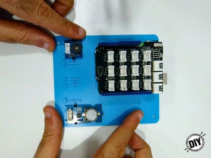 Le Base Shield enfiché sur l'UNO